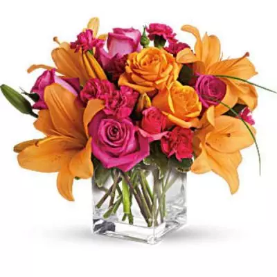 <div id="mark-3" class="m-pdp-tabs-marketing-description">Tres chic! Send that special someone a stylish sentiment with the bright colors of this modern arrangement. Summery hot pinks and oranges are contrasted by the cool clarity of a simple cube vase. An eye-catching everyday choice!</div>
<div id="desc-3">
<ul>
 	<li>Orange asiatic lilies, hot pink and light orange roses, miniature red carnations and a bit of understated greenery.</li>
 	<li>Delivered in a clear glass cube vase.</li>
</ul>
</div>